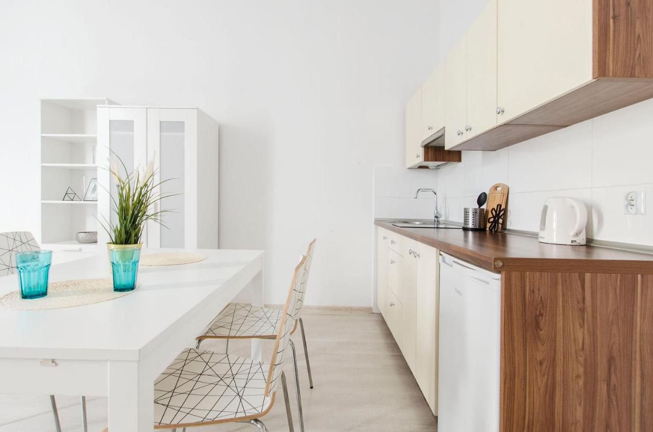 Apartments City Center 우치 외부 사진